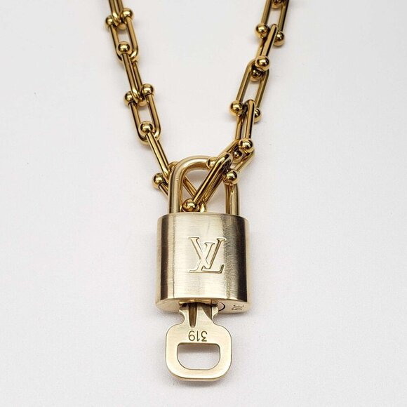100% Auth Louis Vuitton Lock & Key with Unbranded Gold Plated Chain Necklace - Picture 5 of 11